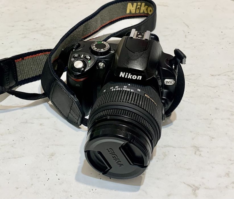 Nikon d60 зеркалка