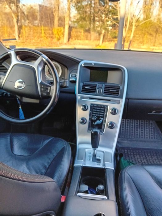 Продавам Volvo xc60