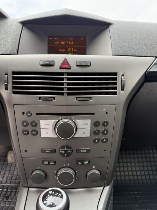 Opel Astra H GTC 1. 9 +