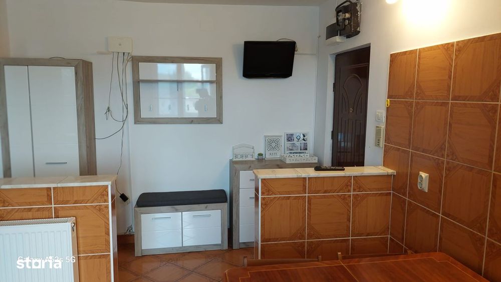Apartament cu 3 camere, balcon și lift zona Circumvalatiunii