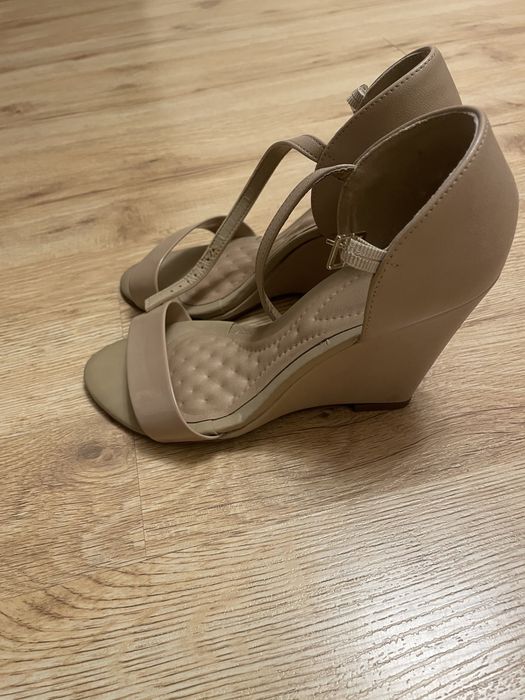 Босоножки удобные