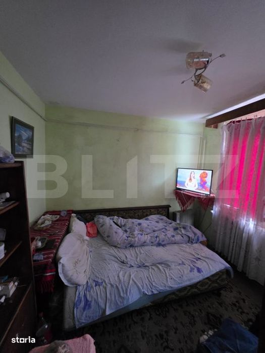 Apartament 3 camere, semidecomandat, 47 mp, zona M40