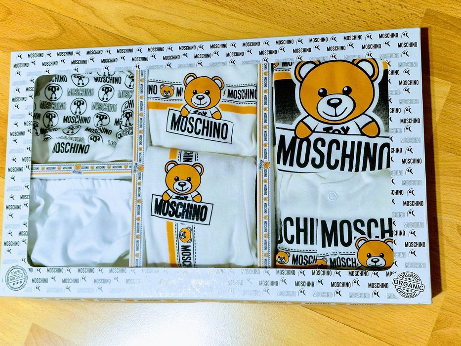 Set Moschino bebe ,bumbac, 7 piese,cutie inclusă