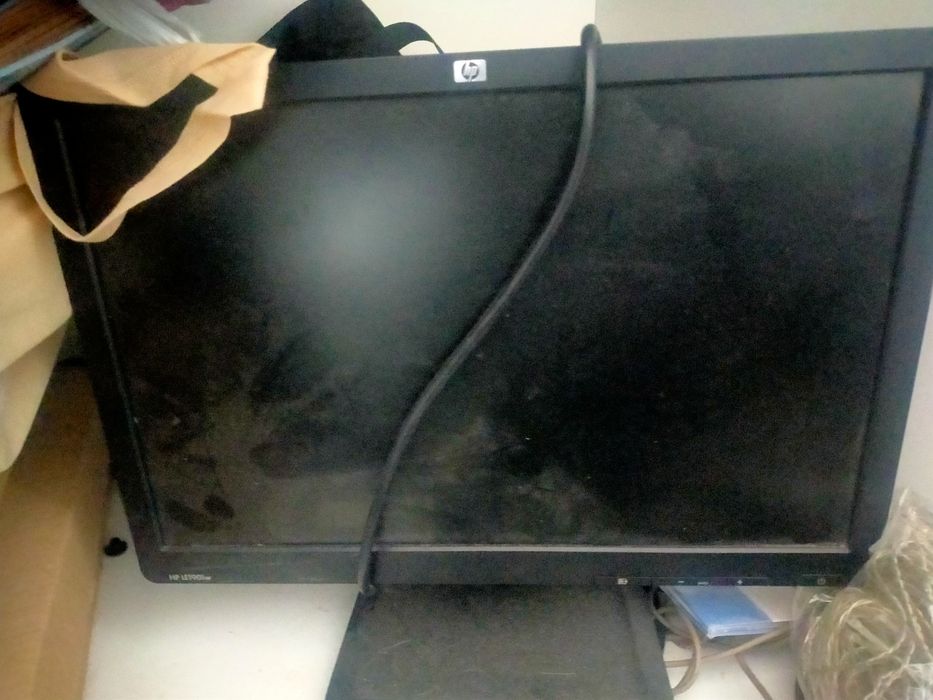 Продам компьютер в комплекте +2 манитора