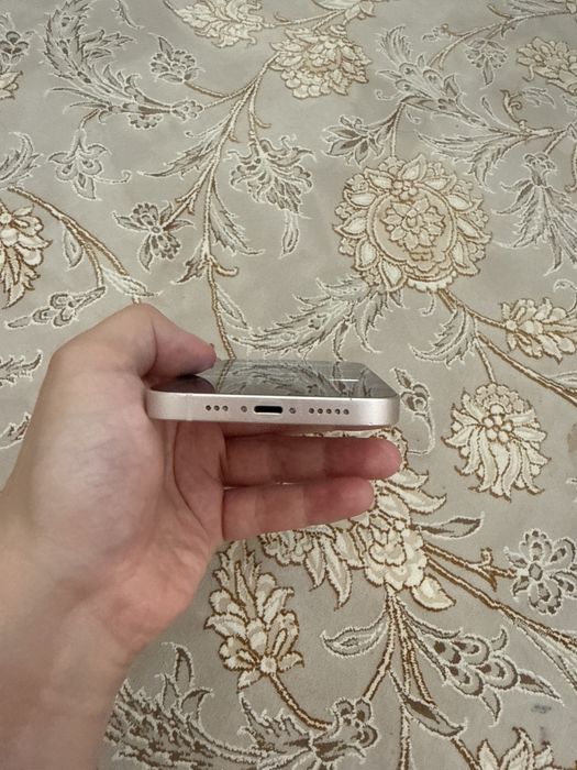 Продаю iphone 13 в идеальном состоянии