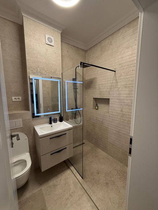 Apartament cu doua camere de închiriat în Sanmartin lingă primăriei