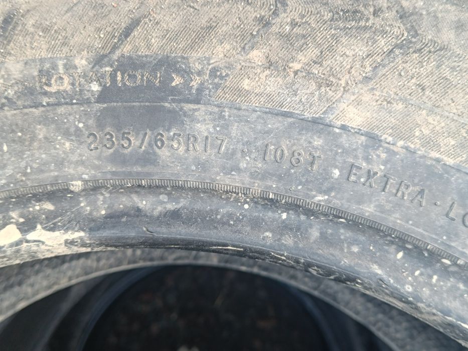 Шины зимние 235/65 R17