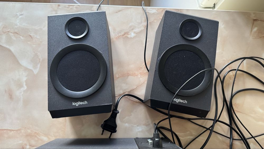 Sistem Audio Logitech 2.1 Z333 40W