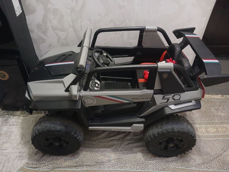 Bolalar moshinasi oʻyinchoq moshina mehanika pultli