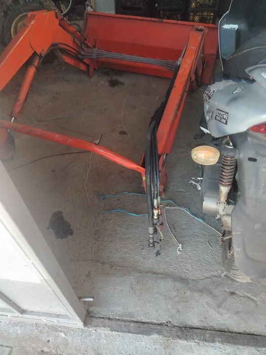 Челен товарач за малък трактор