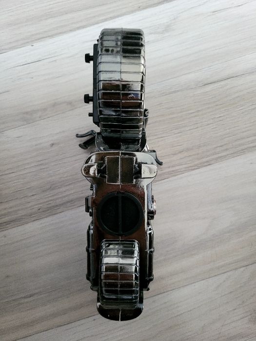 Сувенир мотор часовник