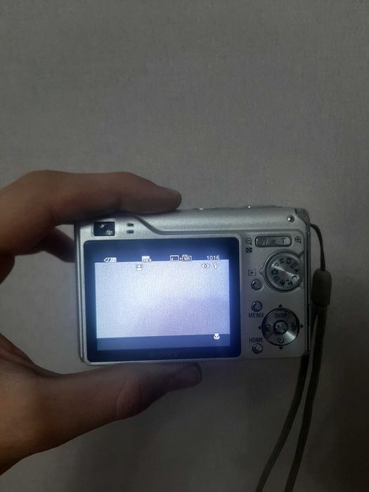Sony cyber-shot DSC-W200
