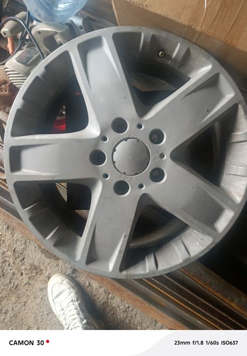 Продам резину на 17