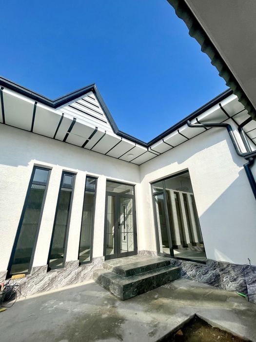 Yengi qurilgan xovli sotiladi Pobeda maxallasi da 3,4 sotix 6 ta xona