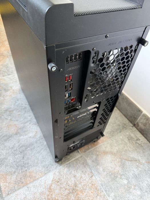 Sistem pc / Gigabyte Z690 Gaming / ddr4 3600 32GB x2 / Seasonic Focus GX-750 /13900k intel /Thermaltake Versa 21