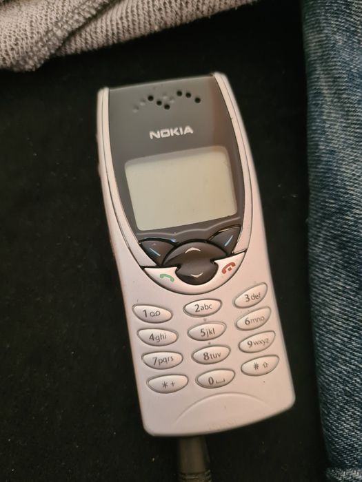 Nokia 8210 перфектен