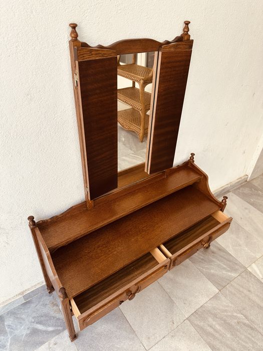 Класическа ретро тоалетка с трикрилно огледало – масивно дърво