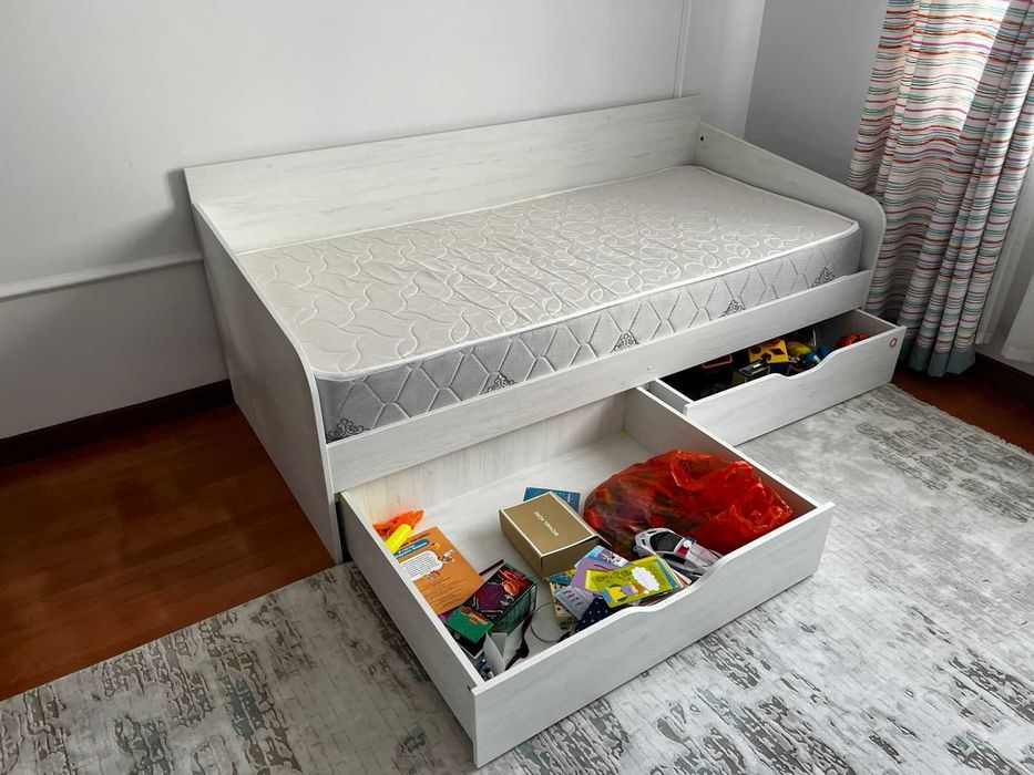 Кровати односпальные с нишами