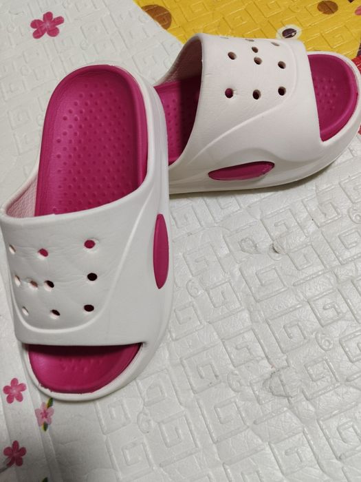 Продаю шлепки в хорошем состоянии.Самовывоз или Яндекс .