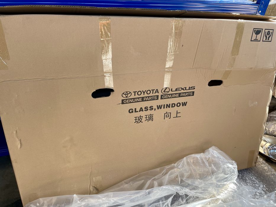 Лобовое Перед Camry 80 Камри 80