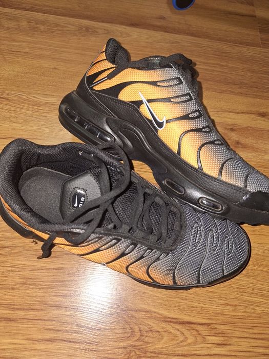 Чисто нови маратонки Nike tn  номер 43