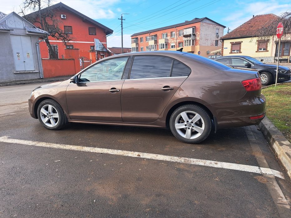 Volkswagen  Jetta 2.0 TDI-140cp.  an 2011, Euro 5,  acte valabile.