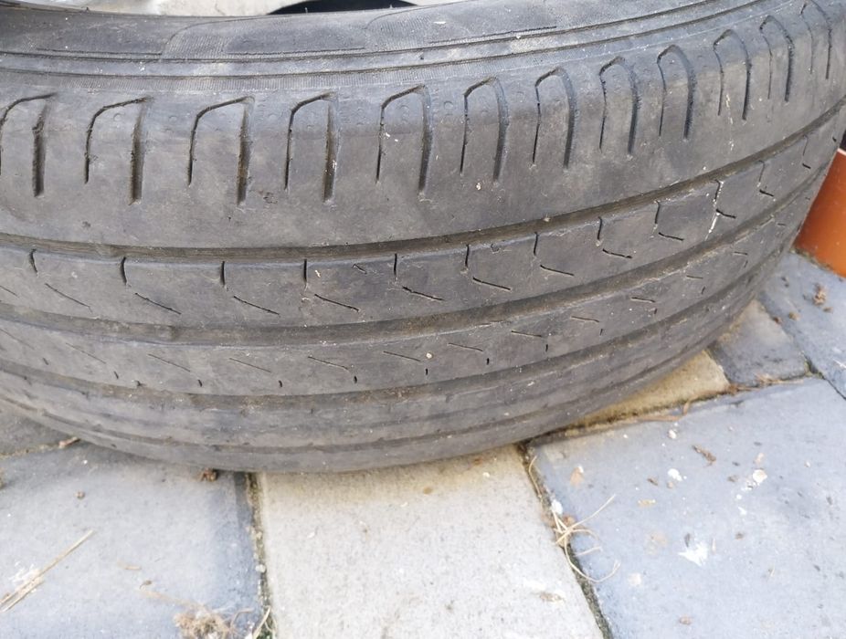 De vânzare cauciucuri plus geante