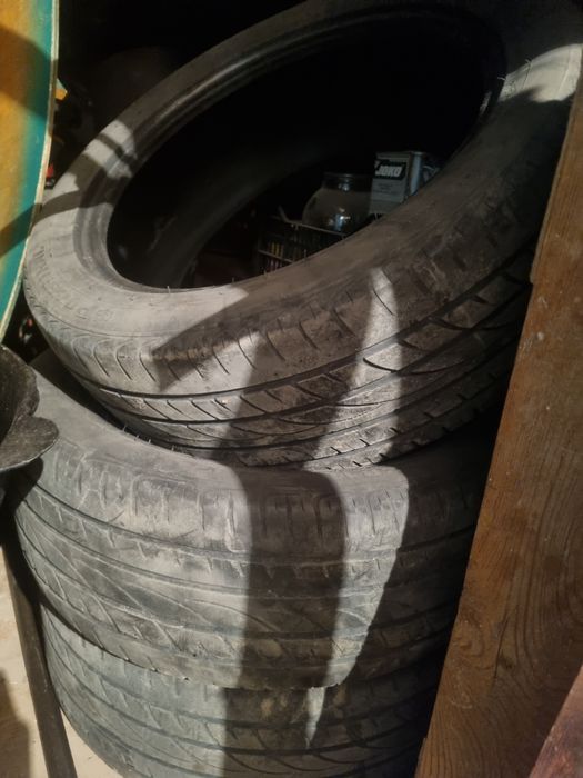 Продам шины R17 215/50