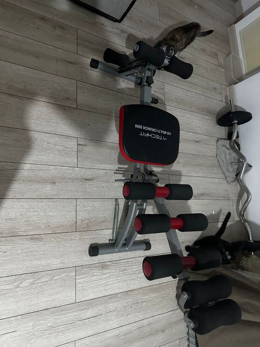 Aparat abdomene TechFit AB Multi Crunch 2000 + gantere bară discuri