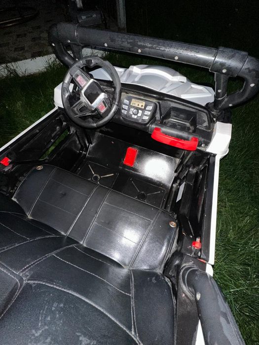 Продам машинку в хорошем состоянии.