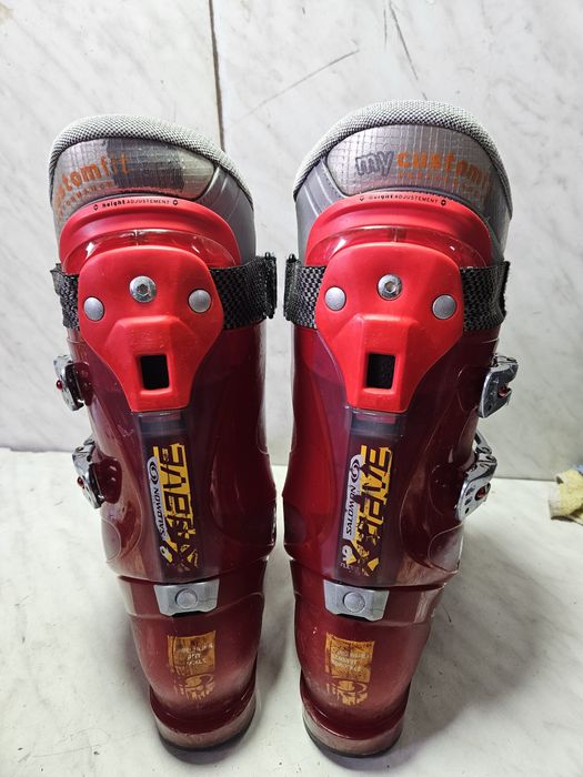 Clapari ski schi  Salomon  mondo  29  corespunde mărimii 44