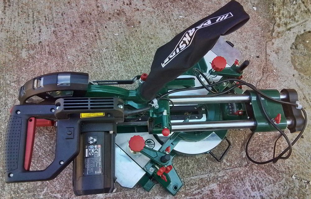 Циркуляр пендула Parkside PKZS 2000 A1