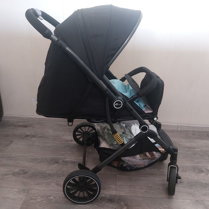 Продам коляску  срочно