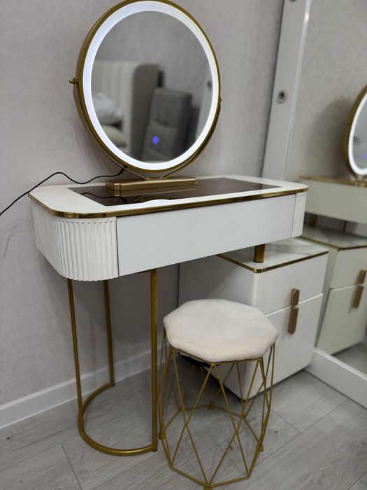 Туалетный столик комплект