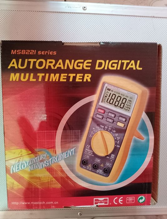 Vând 5 multimetre digitale