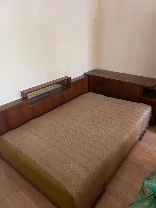 Vand Mobila Veche disponibilă