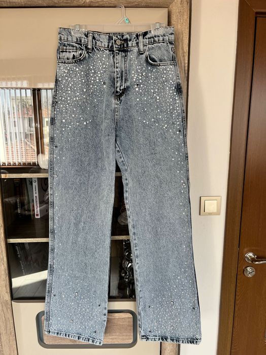 Дамски дънки с камъни