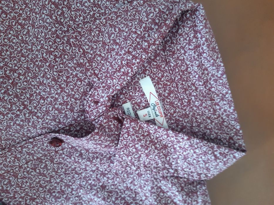 Set 4 camasi mărimile S / M , casual , cu maneca lunga