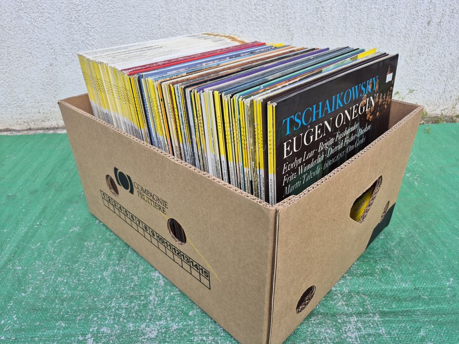 Vând 200LP Discuri Vinil colectia Deutsche Grammophon muzică clasică