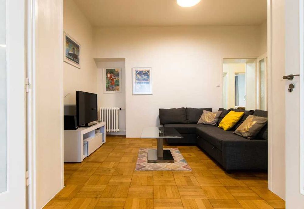 Дава се под наем Двустаен апартамент в Пловдив, Изгрев - 68 кв.м за 341.7 € - Снимка #3