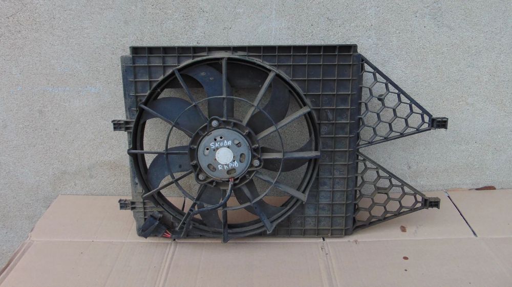 Electroventilator Skoda Rapid 1.2 benzina an 2013 cod 6R0121217A