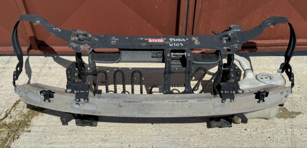 Очиларка, греда, буфери (цяла предница) за Мерцедес Ц класа W203