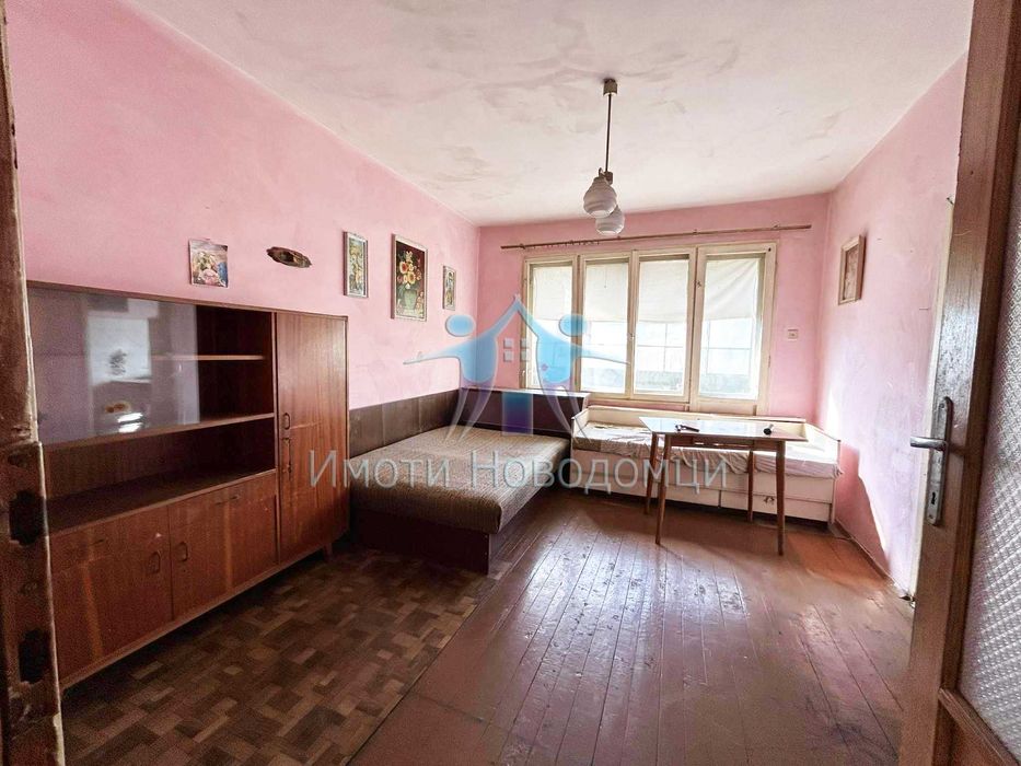 Продава се Четиристаен апартамент в Шумен, Пазара - 115 кв.м за 1197 €/кв.м - Снимка #1
