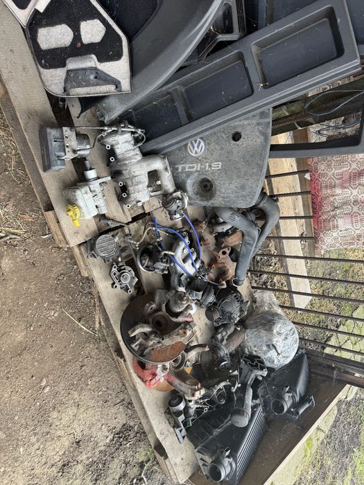 Останали части от 1.9 Tdi 90 кс(дава всичко 300 евро пакетна цена ако някой реши, без купето)