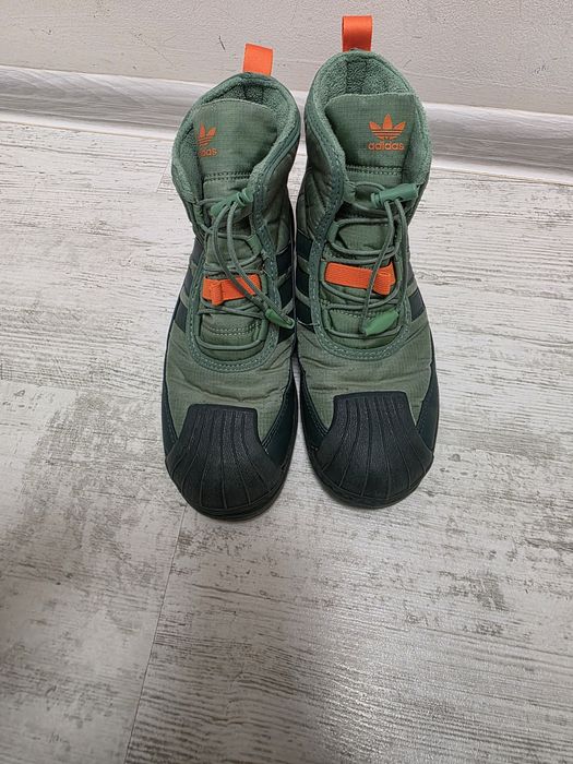 Ботуши Adidas номер 35