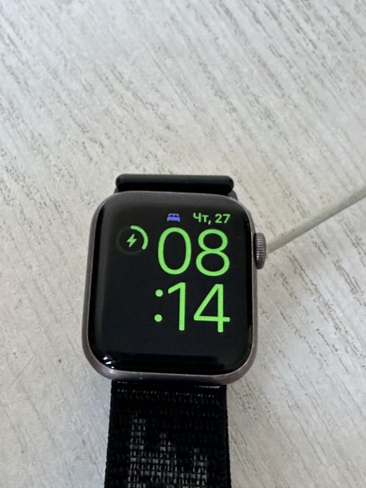 Apple Watch Series 5 (Space Gray, 32 GB