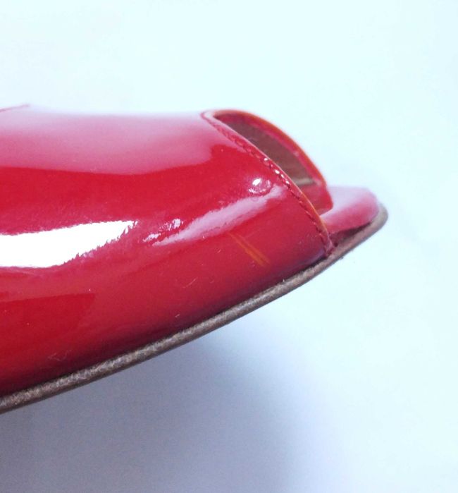 Pantofi de piele lacuita rosu cu toc subtire 40