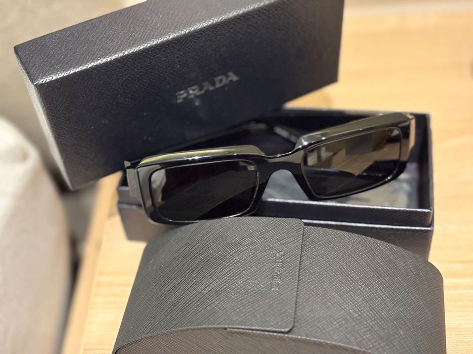 Слънчеви очила Prada