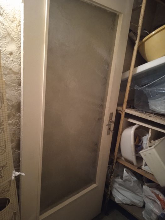 Продавам холна врата