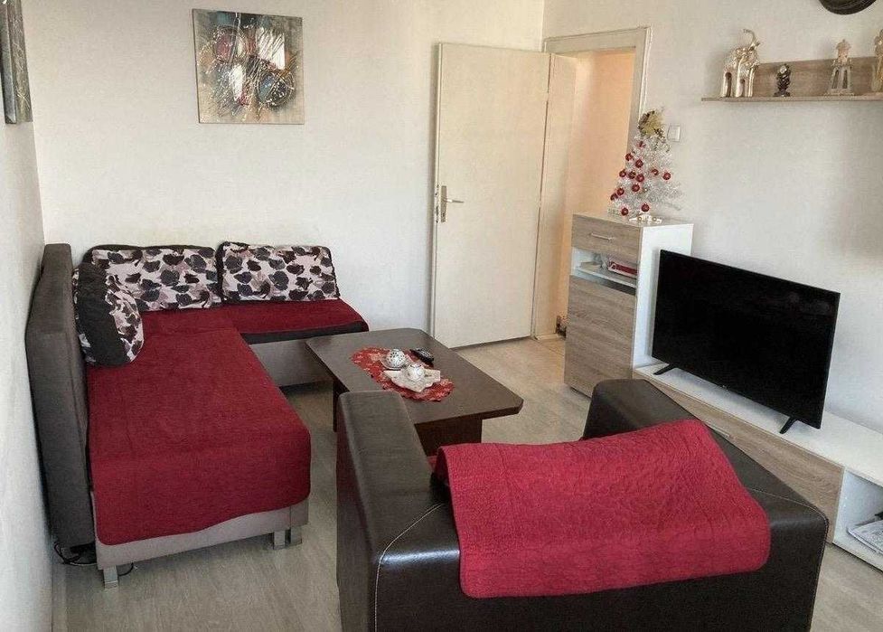 Дава се под наем Двустаен апартамент в Бургас, Братя Миладинови - 63 кв.м за 178.5 € - Снимка #1